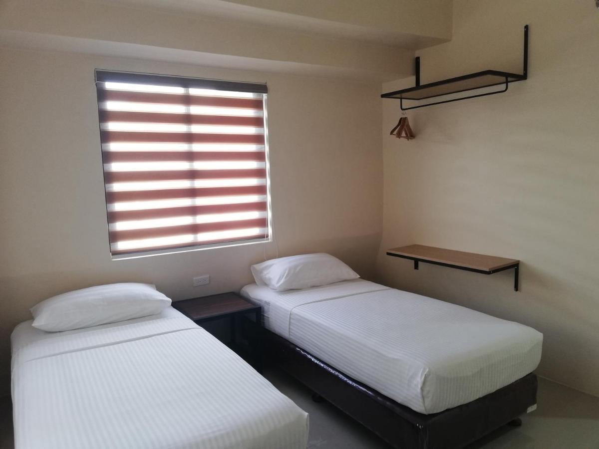 Eon Centennial Express Hotel Илойло Сити Екстериор снимка